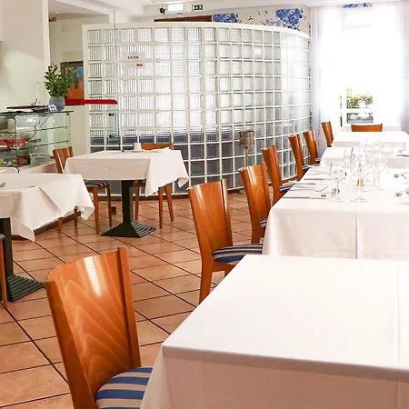 Amparo Otel Machico (Madeira)